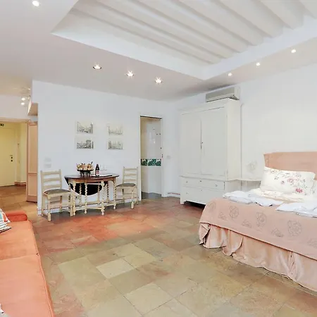 Angel's House * Rome